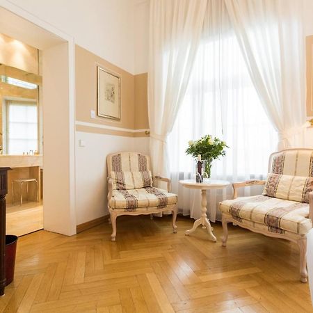Hotel Schloss Storkau Bagian luar foto