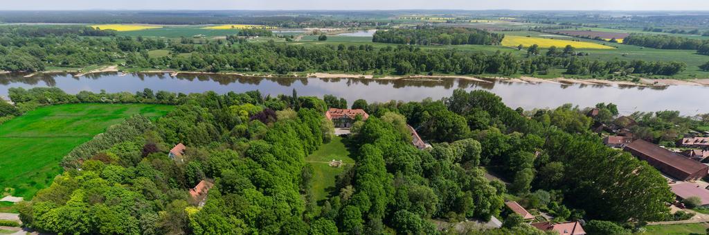 Hotel Schloss Storkau Bagian luar foto
