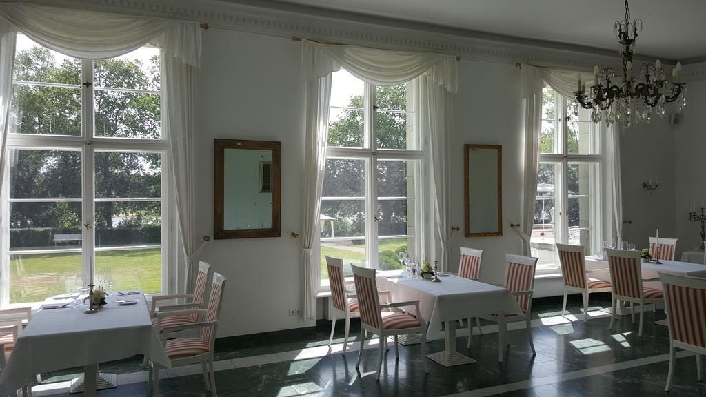 Hotel Schloss Storkau Bagian luar foto