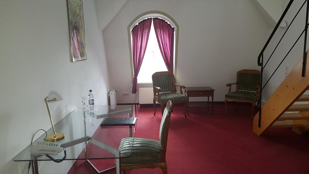 Hotel Schloss Storkau Bagian luar foto