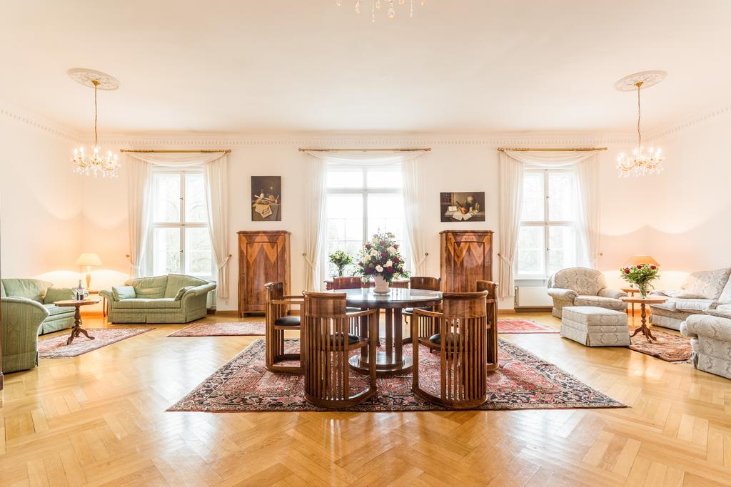 Hotel Schloss Storkau Bagian luar foto