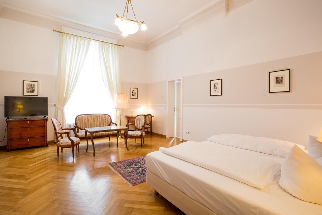 Hotel Schloss Storkau Bagian luar foto
