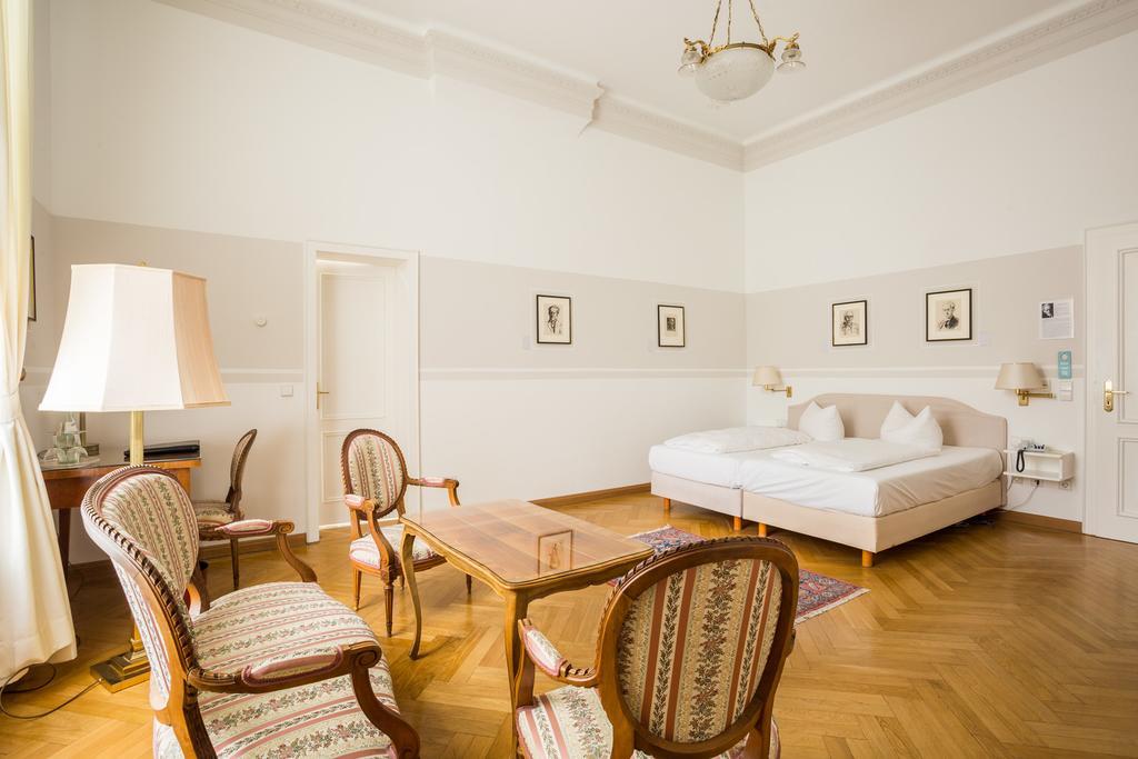 Hotel Schloss Storkau Bagian luar foto