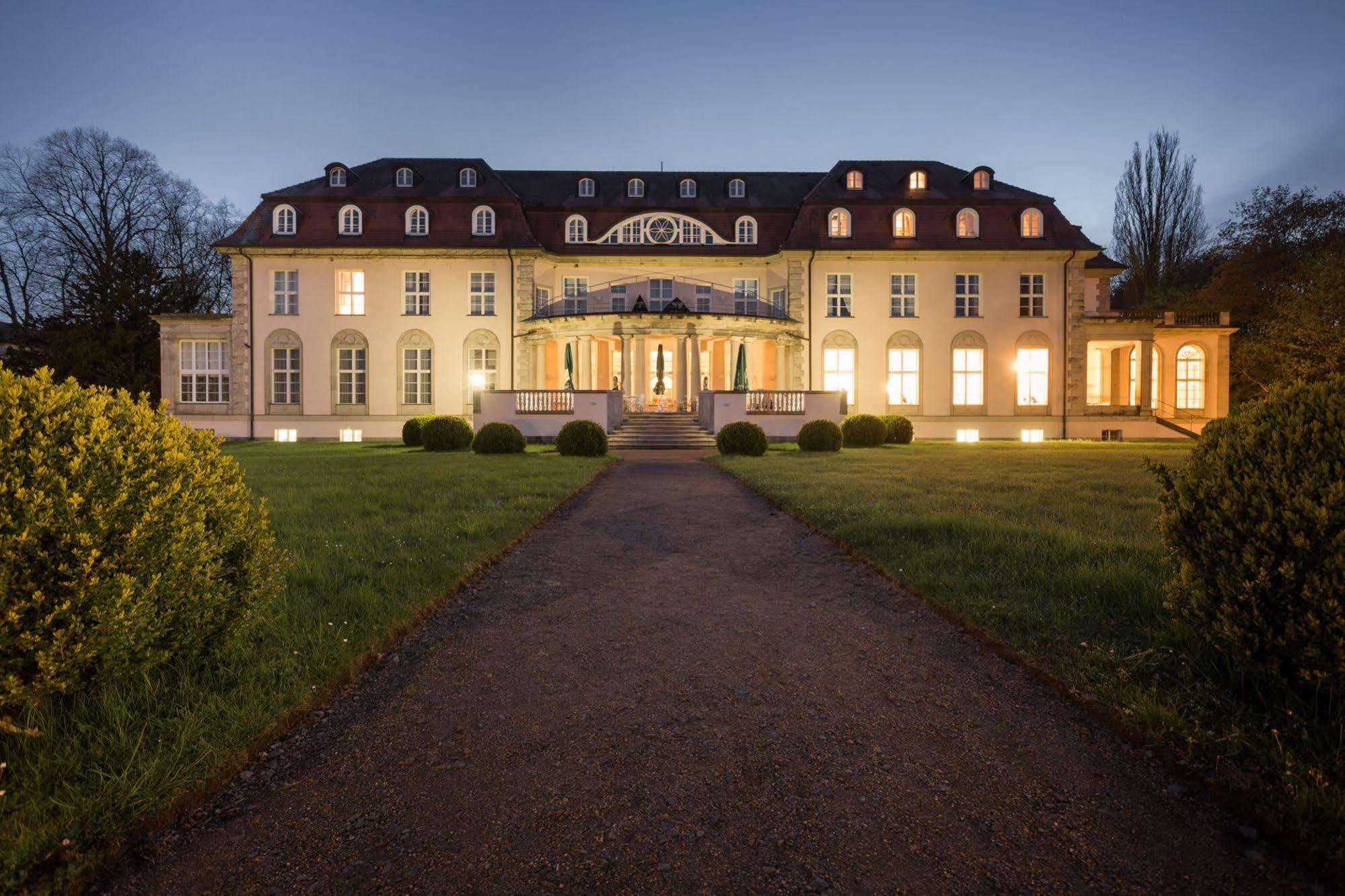 Hotel Schloss Storkau Bagian luar foto