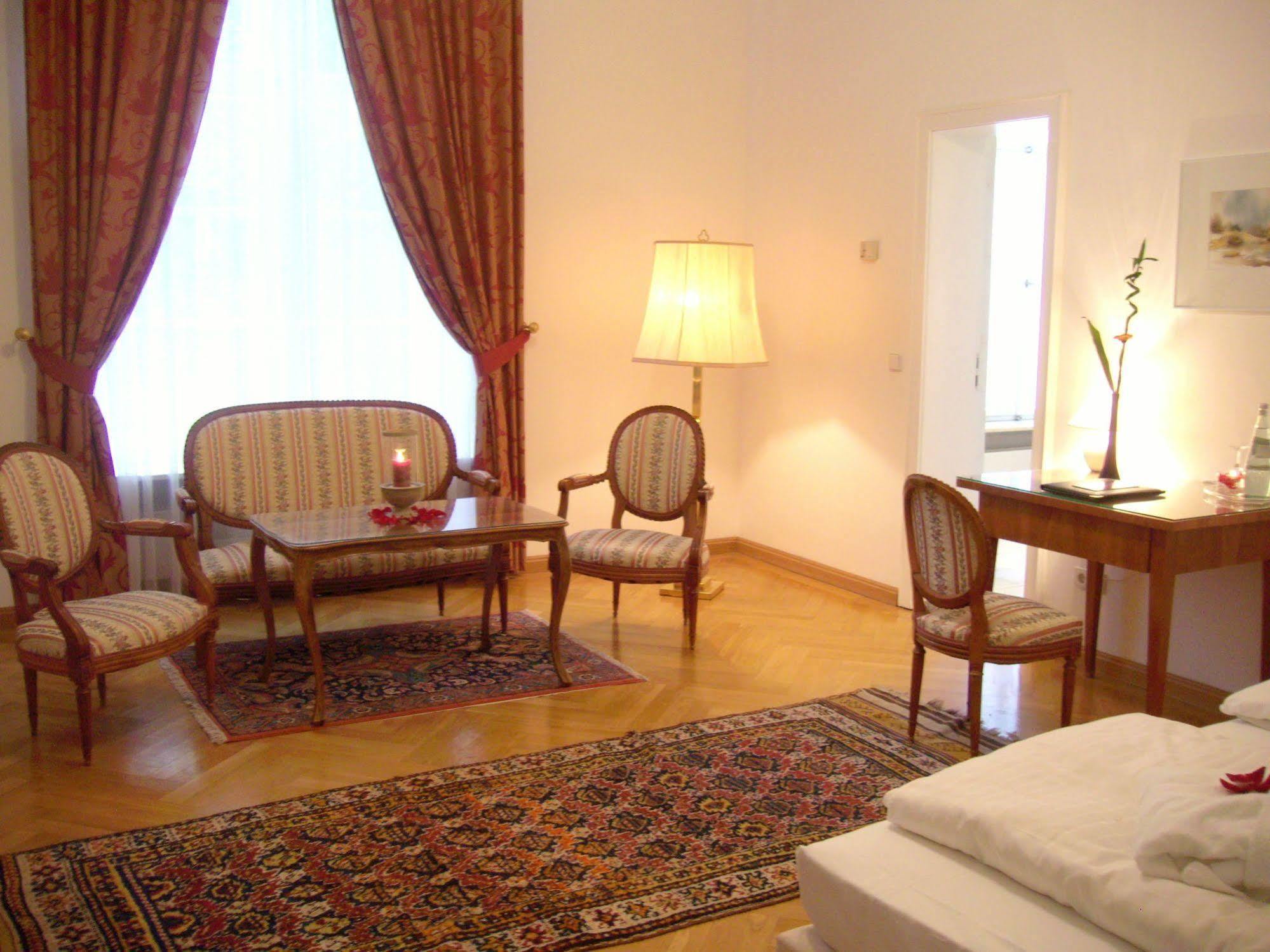 Hotel Schloss Storkau Bagian luar foto